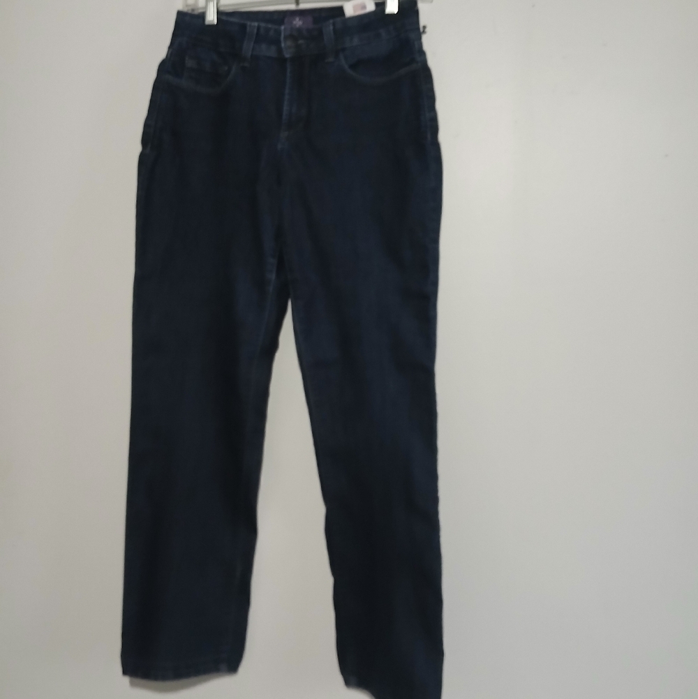NYDJ. Not Your Daughters Jeans. Size 4P.  (28X28)